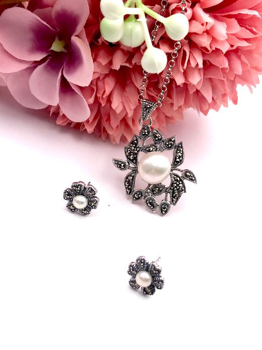 Pendientes Elegant de plata de ley Flower Pearl