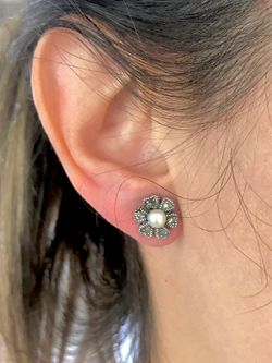 Pendientes Elegant de plata de ley Flower Pearl