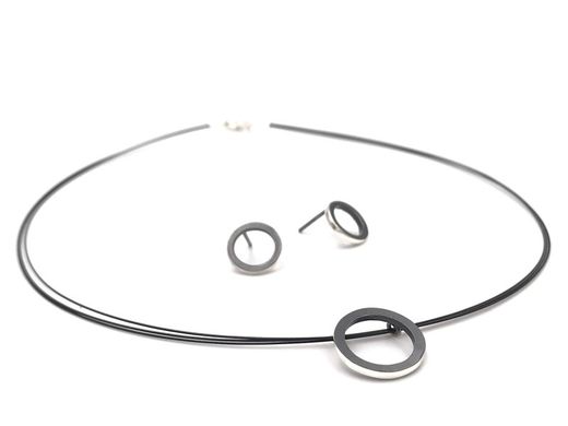 Pendientes en plata de ley Circle Gap Black