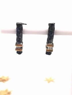 Brincos tronco em prata de lei com brilhante