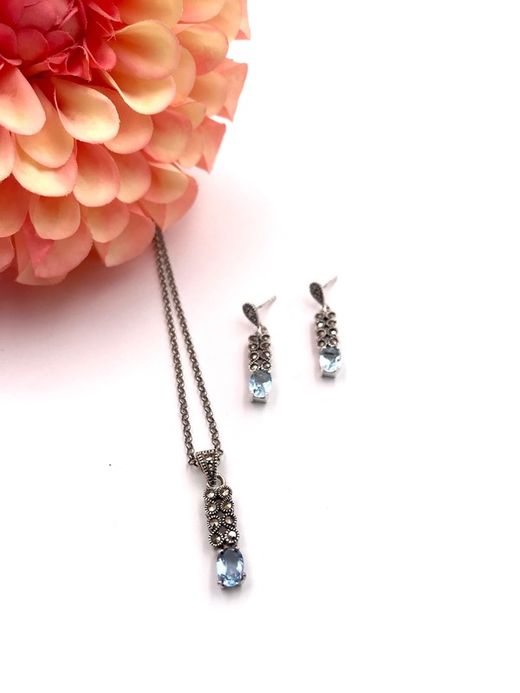 Blaue lange Ohrringe