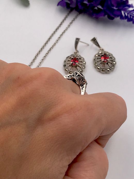 Pendientes largos Elegant de plata de ley Circle Red