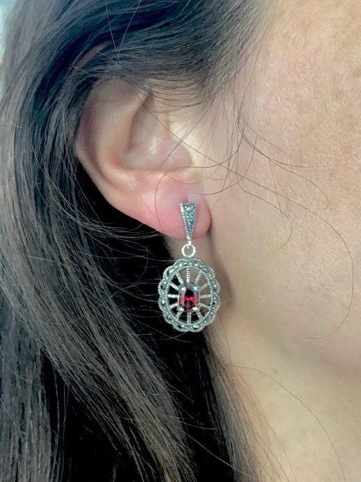Pendientes largos Elegant de plata de ley Circle Red