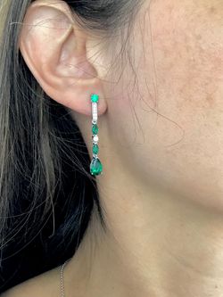Pendientes largos en plata de ley Tear Green