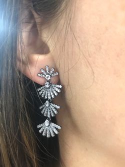 Boucles d'Oreilles Han Fan Noires Longues