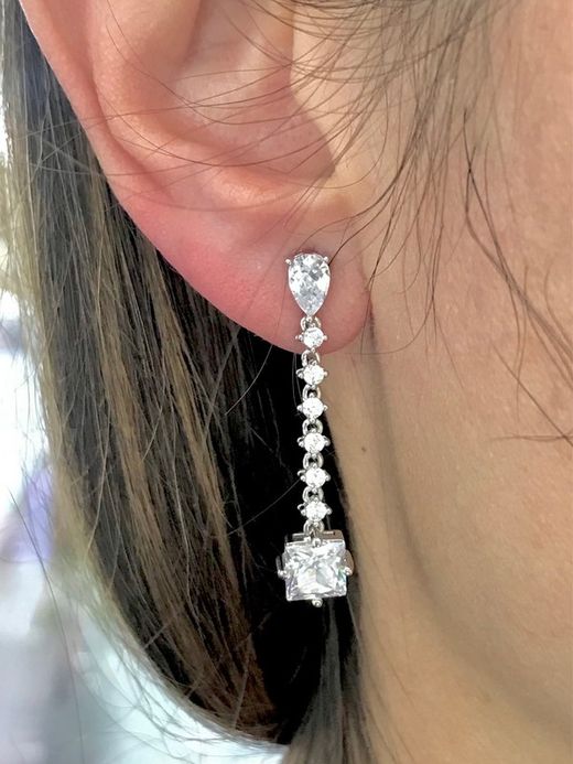 Brincos longos e simples Salvatore