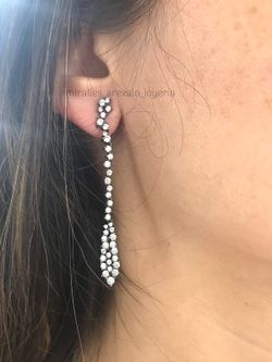 Brincos femininos compridos com acabamento em rutênio zircônias brancas