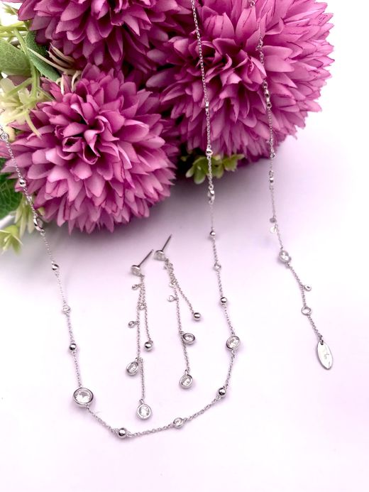 Lange Kettenohrringe mit Zirkonen