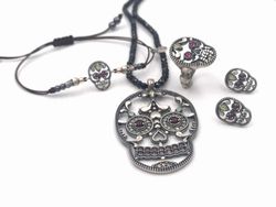 Raive Totenkopf-Ohrringe