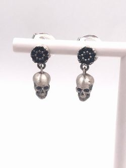 Raive Totenkopf-Mini-Ohrringe