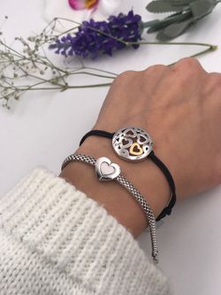 Bracelet en argent rhodié avec coeurs