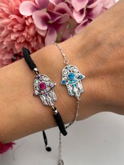 Pulseira Mão de Fátima em Prata Lotus LP1989 com zircônias multicoloridas e nylon