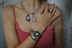 Espetacular pulseira labruixeta em prata com pérola e turmalina