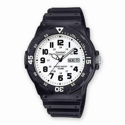 Reloj casio de hombre en resina con esfera blanca y números arábigos en negro