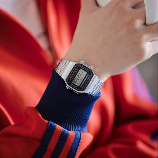 Reloj Casio A168WA unisex digital plateado con esfera negra