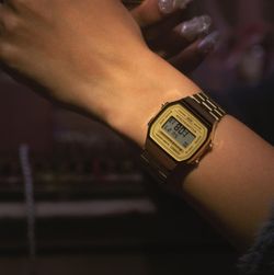 Reloj Casio A168WG digital vintage unisex dorado, esfera dorada