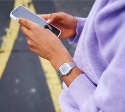 Reloj casio digital vintage mediano LA680 en plateado y esfera gris