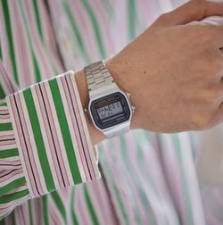 Reloj Casio A168WA unisex digital plateado con esfera negra