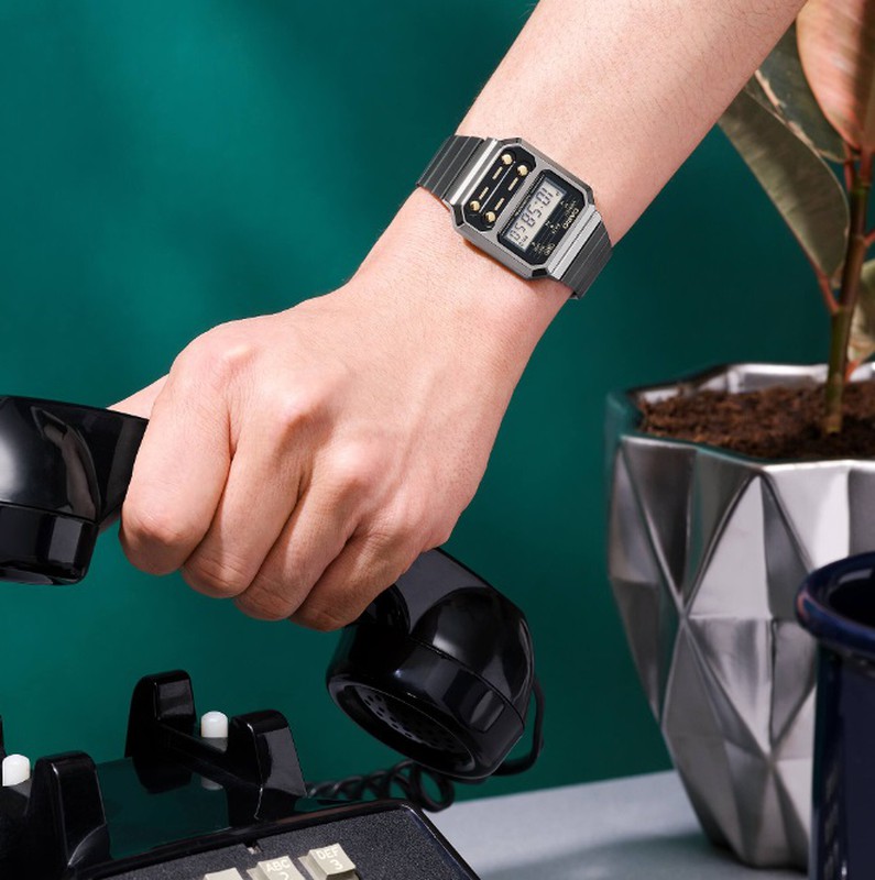 Reloj de hombre Casio cuadrado con correa negra y pantalla negra — Miralles  Arévalo Joyeros