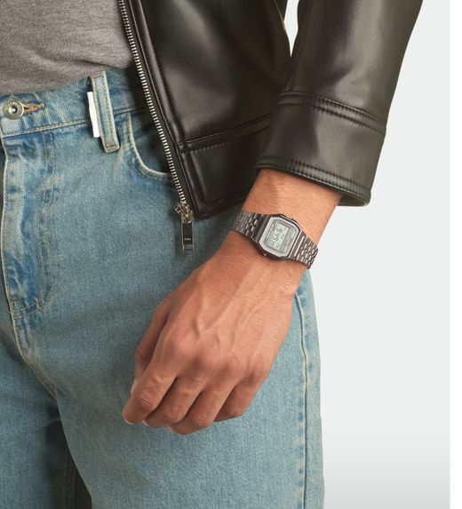 Montre grise unisexe numérique Casio avec cadran gris