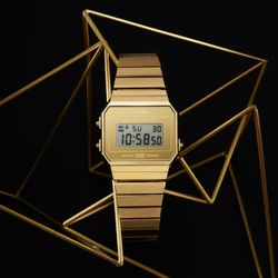 Reloj Casio digital vintage dorado plano