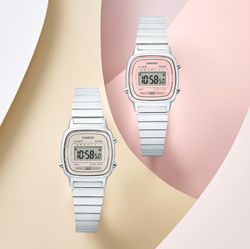 Reloj Casio digital vintage pequeño en acero con esfera color crema