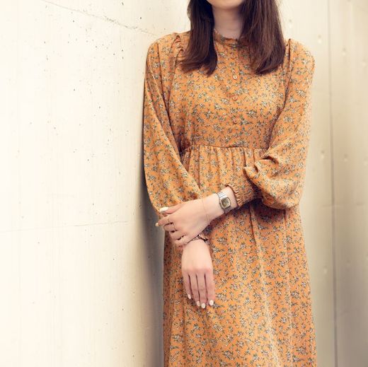 Reloj Casio digital vintage pequeño en acero, con esfera espejo rosada