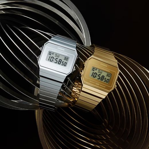 Reloj Casio digital vintage plateado efecto espejo