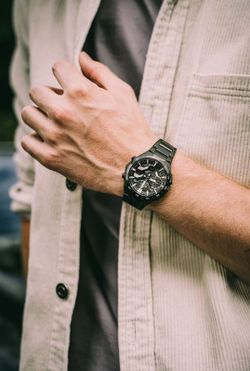 Reloj Casio Edifice Black Windflow con Bluetooth® carga Solar