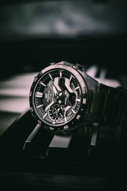 Reloj Casio Edifice Black Windflow con Bluetooth® carga Solar