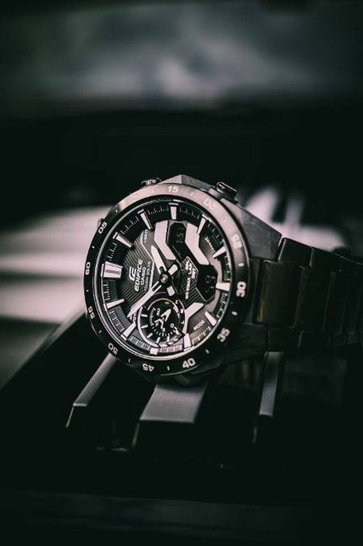 Reloj Casio Edifice Black Windflow con Bluetooth® carga Solar