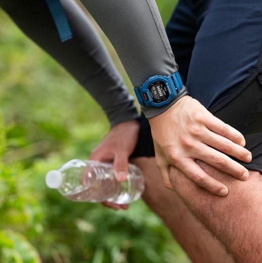 Reloj Casio G-Shock Bluetooth Smart azul marino cuadrado