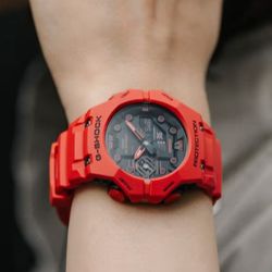 Montre Casio G-Shock Bluetooth® de couleur rouge