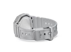 Reloj Casio g-shock caja de resina y carbono, en color plateado metalizado