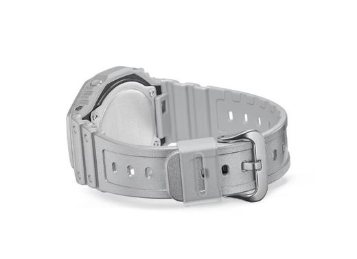 Reloj Casio g-shock caja de resina y carbono, en color plateado metalizado