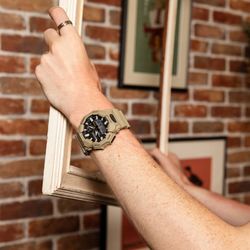 Montre Casio G-Shock GA-010 haute luminosité vert sable