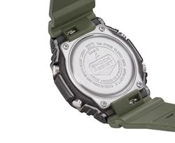 Casio G-Shock Uhr mit Stahlgehäuse und grünem Kunstharzarmband