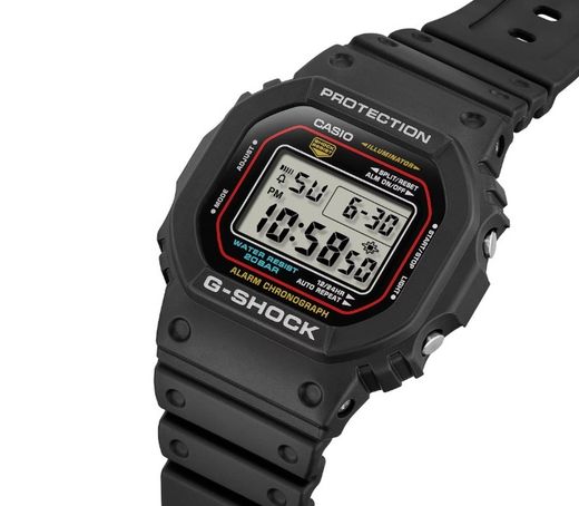 Montre Casio G-Shock DW-5600 avec signaux radiofréquence en noir