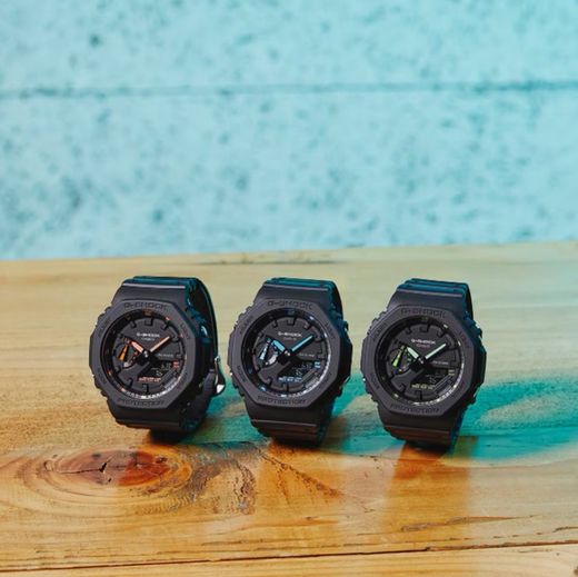 Reloj Casio g-shock negro con agujas en verde