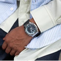 Casio G-Shock Stahluhr mit Bluetooth® und Tough Solar Blue-Ladefunktion