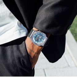 Casio G-Shock Stahluhr mit Bluetooth® und Tough Solar Blue-Ladefunktion