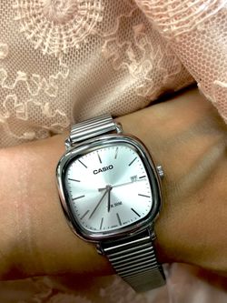 Montre Casio LTP-B166D à cadran blanc