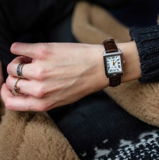 Casio zeitlose braune Uhr