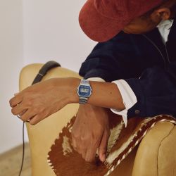 Reloj casio unisex digital plateado A168WA con esfera Marino