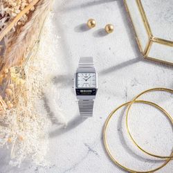 Montre unisexe Casio double fuseau horaire avec cadran blanc