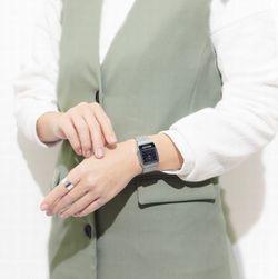 Reloj Casio unisex doble uso horario con esfera negra