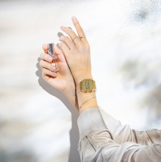 Reloj Casio Unisex Vintage dorado con correa transparente