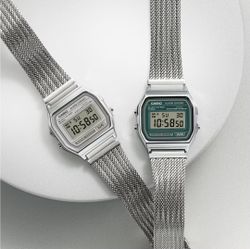Reloj Casio Vintage digital unisex con esfera plateada