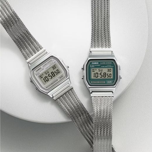Reloj Casio Vintage digital unisex con esfera plateada