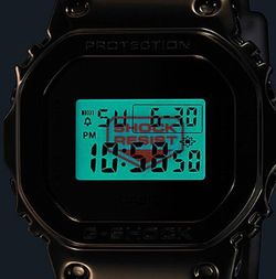 Reloj de hombre Casio cuadrado con correa transparente y caja dorada